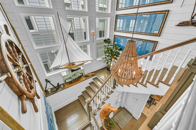 2457 E Seaside Drive, Galveston, TX 77550