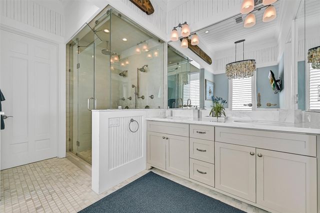 2457 E Seaside Drive, Galveston, TX 77550