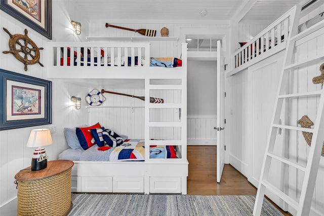 2457 E Seaside Drive, Galveston, TX 77550