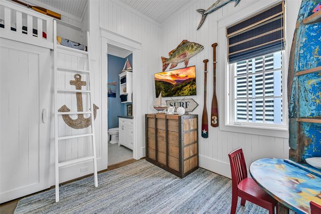 2457 E Seaside Drive, Galveston, TX 77550