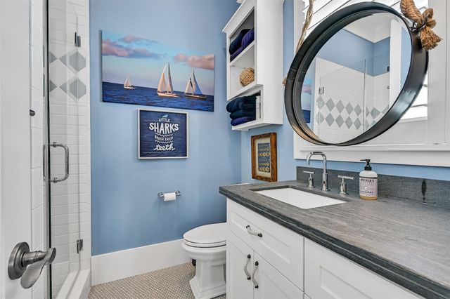 2457 E Seaside Drive, Galveston, TX 77550