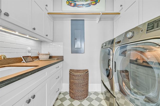 2457 E Seaside Drive, Galveston, TX 77550