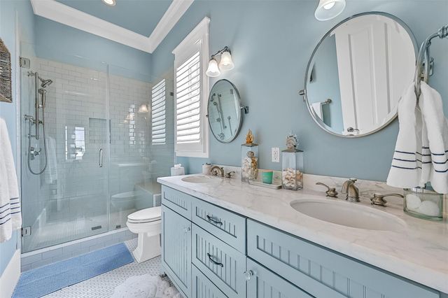 2457 E Seaside Drive, Galveston, TX 77550