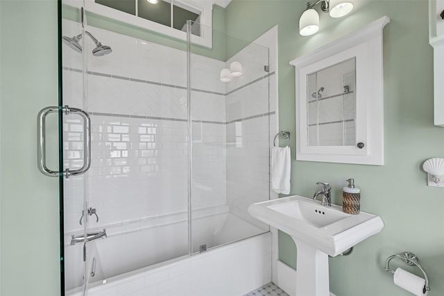 2457 E Seaside Drive, Galveston, TX 77550