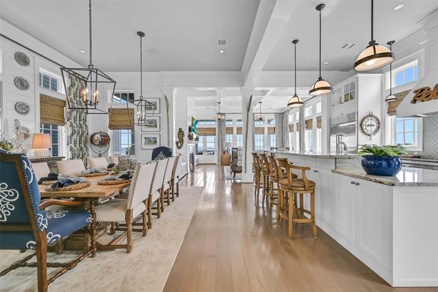 2457 E Seaside Drive, Galveston, TX 77550