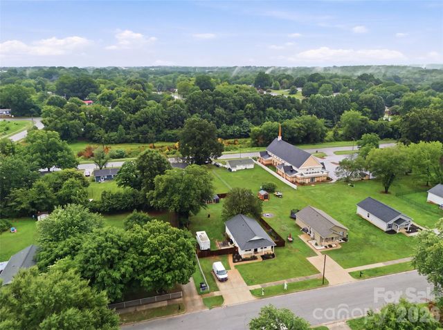 1003 Adams Street, Statesville, NC 28677