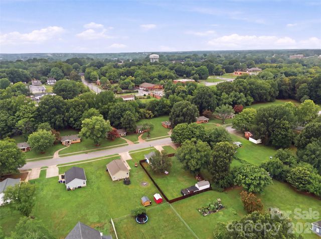 1003 Adams Street, Statesville, NC 28677