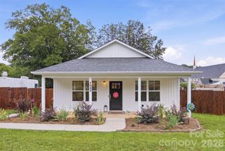 1003 Adams Street, Statesville, NC 28677