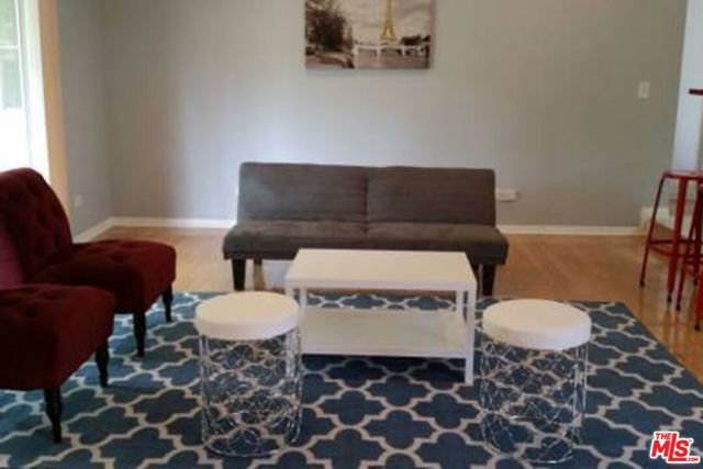 5049 SERRANIA Avenue, Woodland Hills (los Angeles), CA 91364