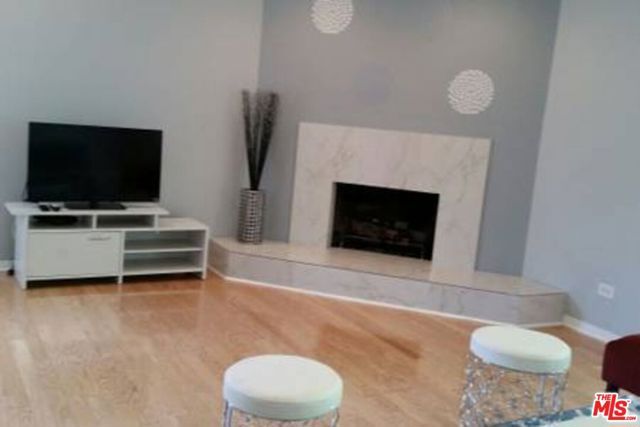 5049 SERRANIA Avenue, Woodland Hills (los Angeles), CA 91364