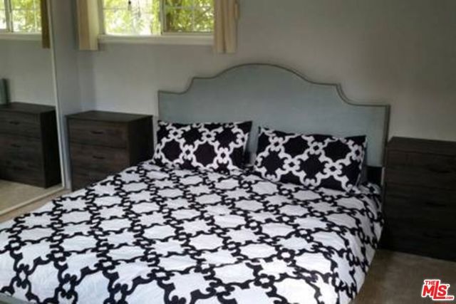 5049 SERRANIA Avenue, Woodland Hills (los Angeles), CA 91364