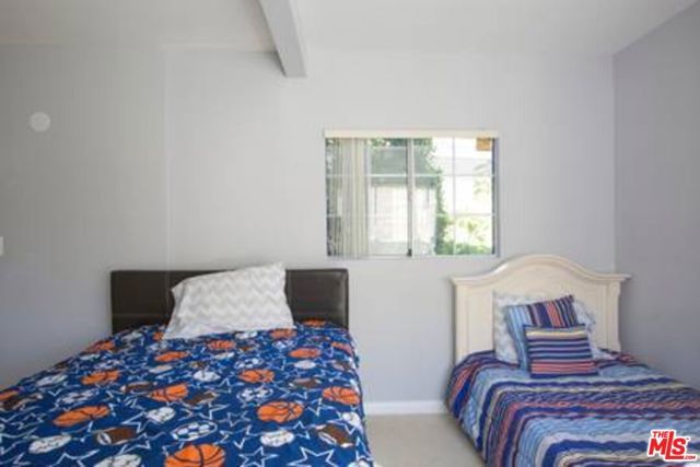 5049 SERRANIA Avenue, Woodland Hills (los Angeles), CA 91364