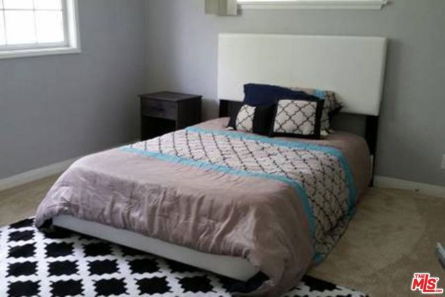 5049 SERRANIA Avenue, Woodland Hills (los Angeles), CA 91364