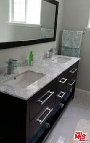 5049 SERRANIA Avenue, Woodland Hills (los Angeles), CA 91364