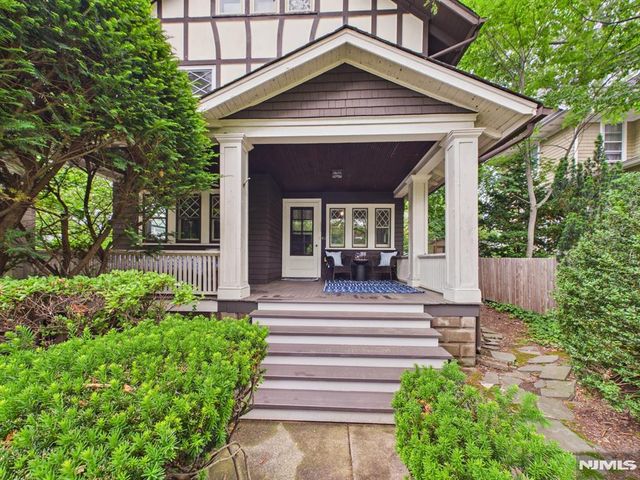 41 Randolph Place, Ridgewood, NJ 07450