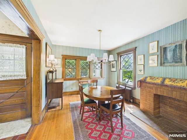41 Randolph Place, Ridgewood, NJ 07450