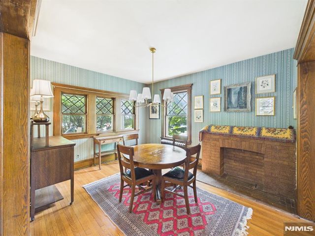 41 Randolph Place, Ridgewood, NJ 07450