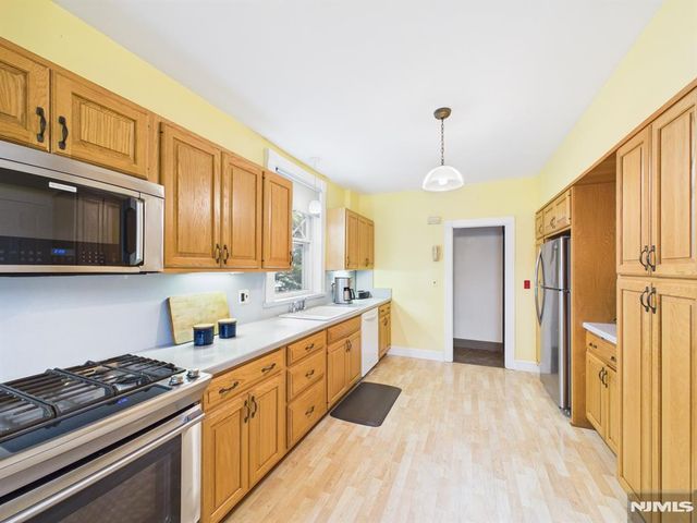 41 Randolph Place, Ridgewood, NJ 07450