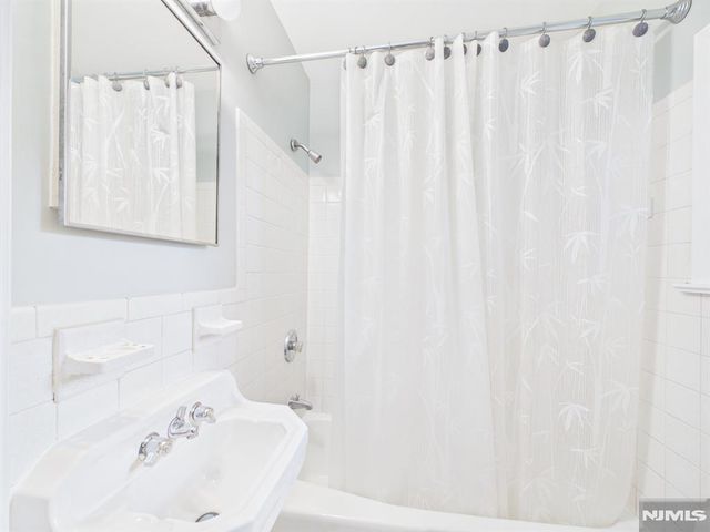 41 Randolph Place, Ridgewood, NJ 07450