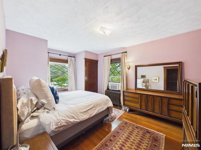 41 Randolph Place, Ridgewood, NJ 07450