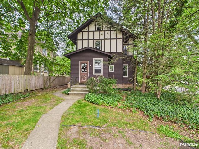 41 Randolph Place, Ridgewood, NJ 07450