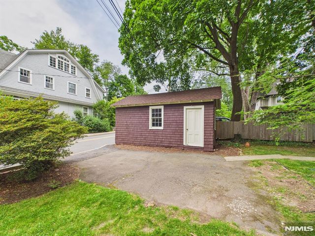 41 Randolph Place, Ridgewood, NJ 07450