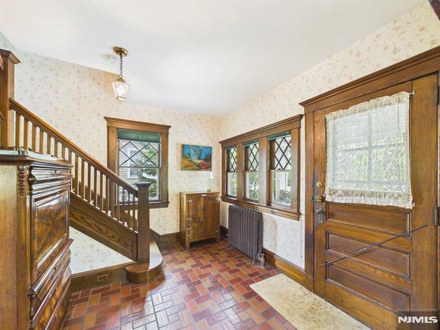41 Randolph Place, Ridgewood, NJ 07450