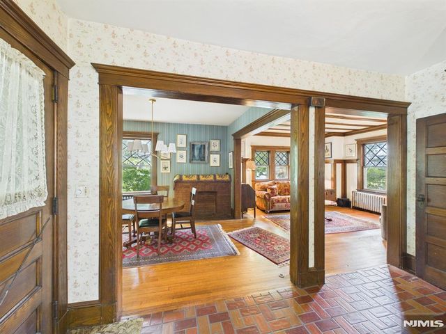 41 Randolph Place, Ridgewood, NJ 07450