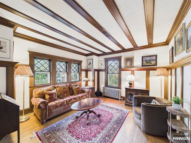 41 Randolph Place, Ridgewood, NJ 07450