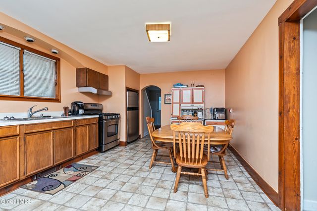 31 Corning Street, Colonie, NY 12205