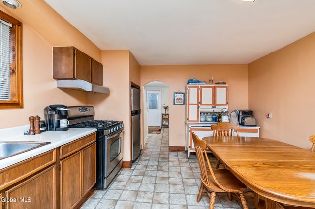 31 Corning Street, Colonie, NY 12205