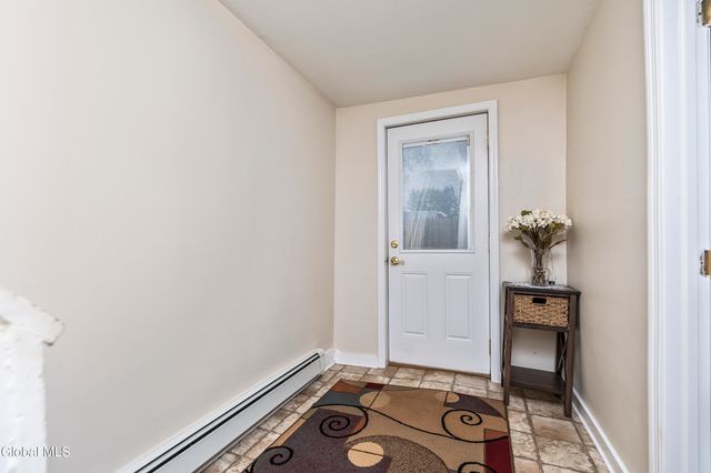 31 Corning Street, Colonie, NY 12205