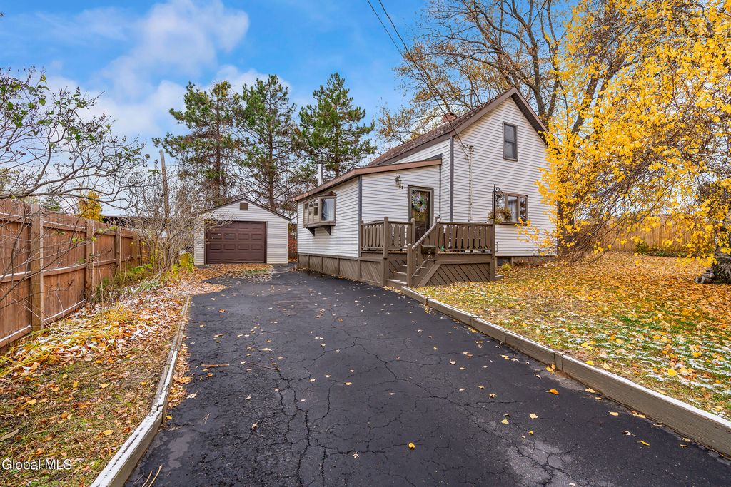 31 Corning Street, Colonie, NY 12205