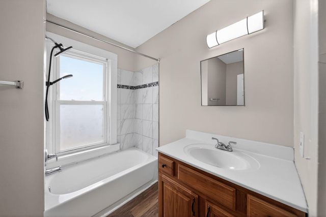 2410 AVENUE A, Council Bluffs, IA 51501