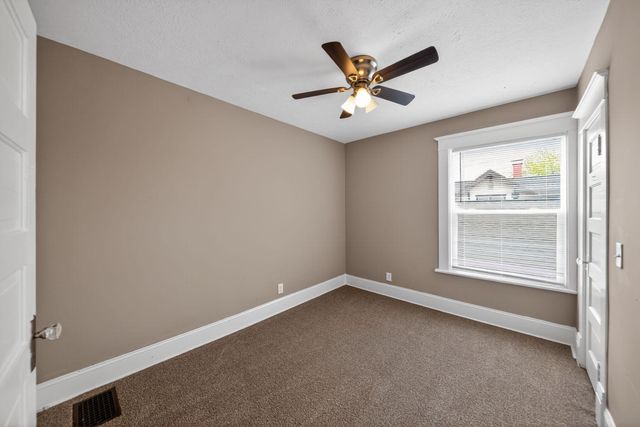 2410 AVENUE A, Council Bluffs, IA 51501