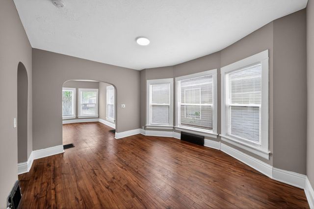 2410 AVENUE A, Council Bluffs, IA 51501