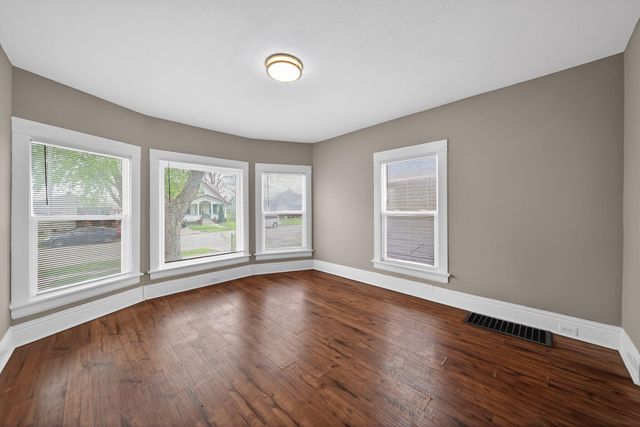 2410 AVENUE A, Council Bluffs, IA 51501