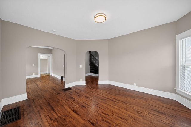 2410 AVENUE A, Council Bluffs, IA 51501