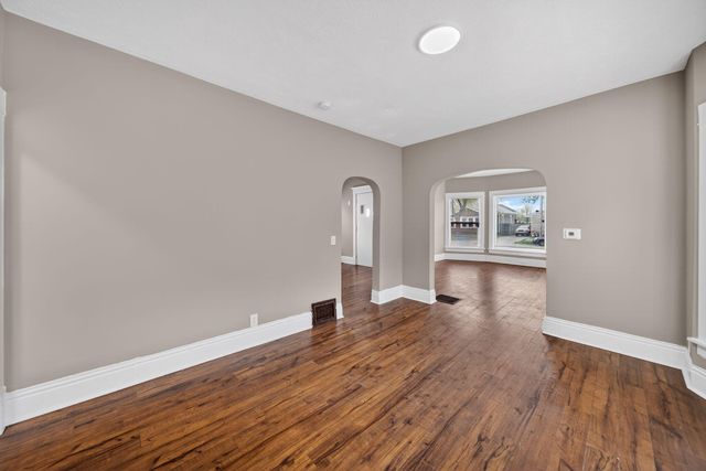 2410 AVENUE A, Council Bluffs, IA 51501