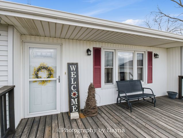 7621 E 3000s Road, St. Anne, IL 60964