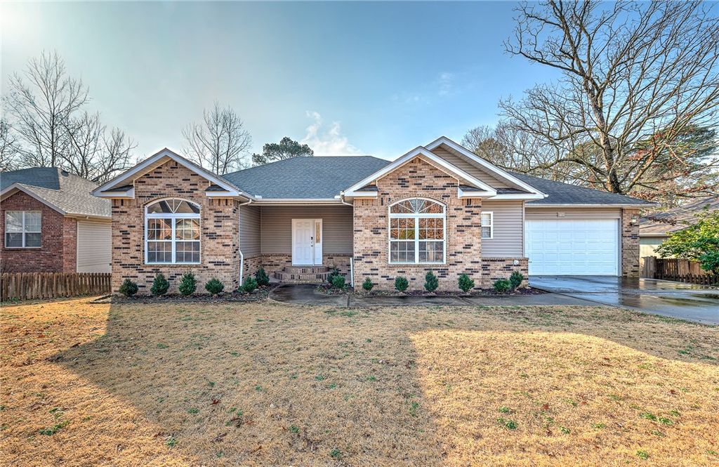 17 Cumbrian Drive, Bella Vista, AR 72714