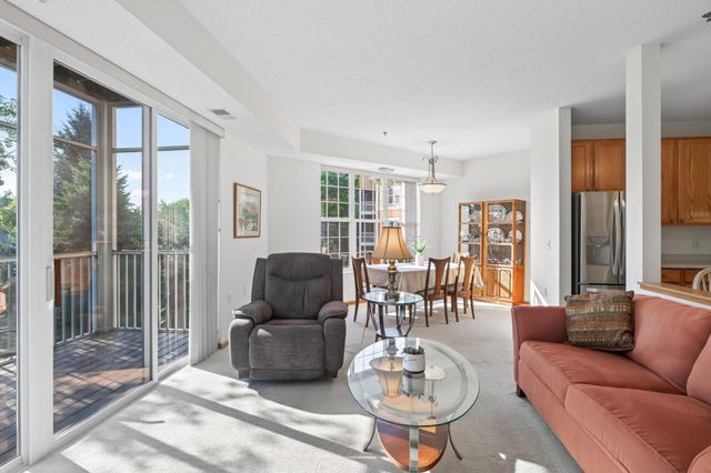 15001 Burnhaven Drive 216, Burnsville, MN 55306