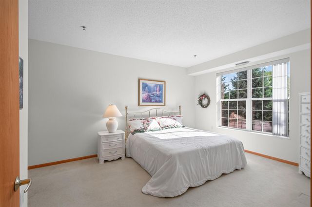 15001 Burnhaven Drive 216, Burnsville, MN 55306