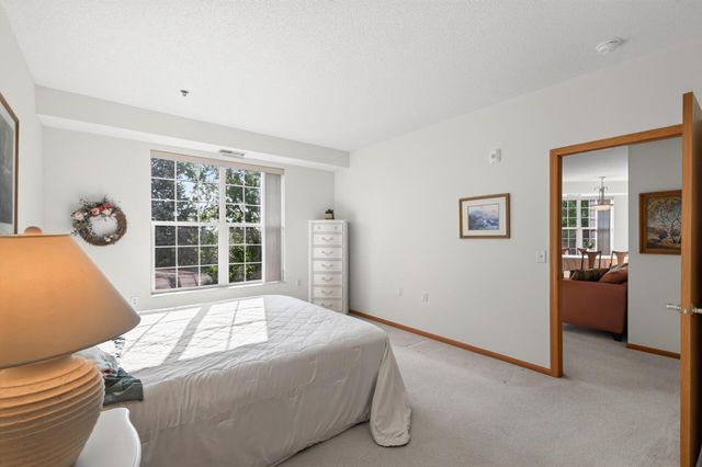 15001 Burnhaven Drive 216, Burnsville, MN 55306