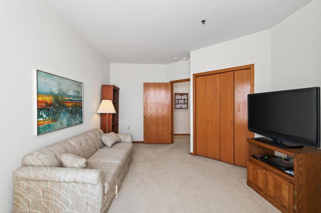 15001 Burnhaven Drive 216, Burnsville, MN 55306