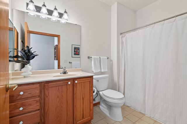 15001 Burnhaven Drive 216, Burnsville, MN 55306