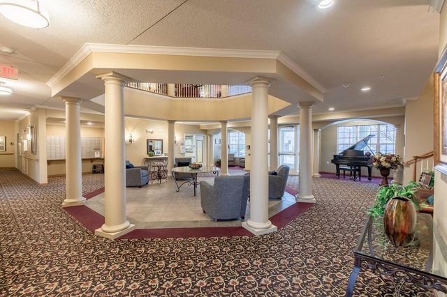 15001 Burnhaven Drive 216, Burnsville, MN 55306