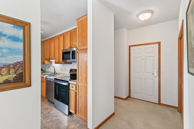 15001 Burnhaven Drive 216, Burnsville, MN 55306