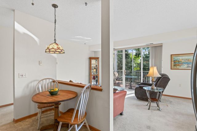 15001 Burnhaven Drive 216, Burnsville, MN 55306