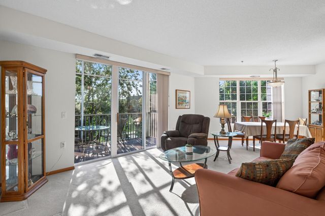 15001 Burnhaven Drive 216, Burnsville, MN 55306